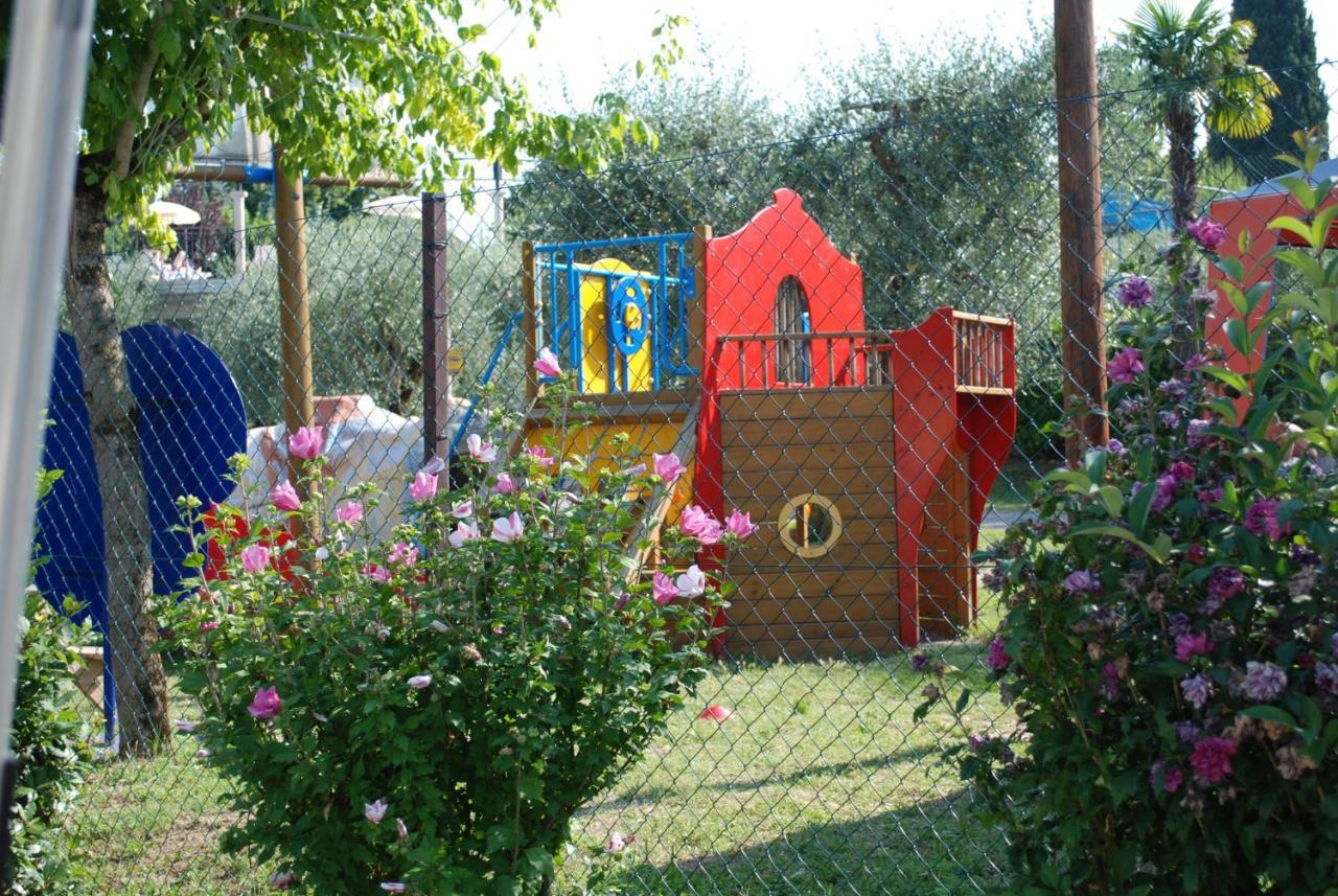 Happy Camp Mobile Homes In Villaggio Turistico Internazionale Eden 산펠리체델바나코 외부 사진